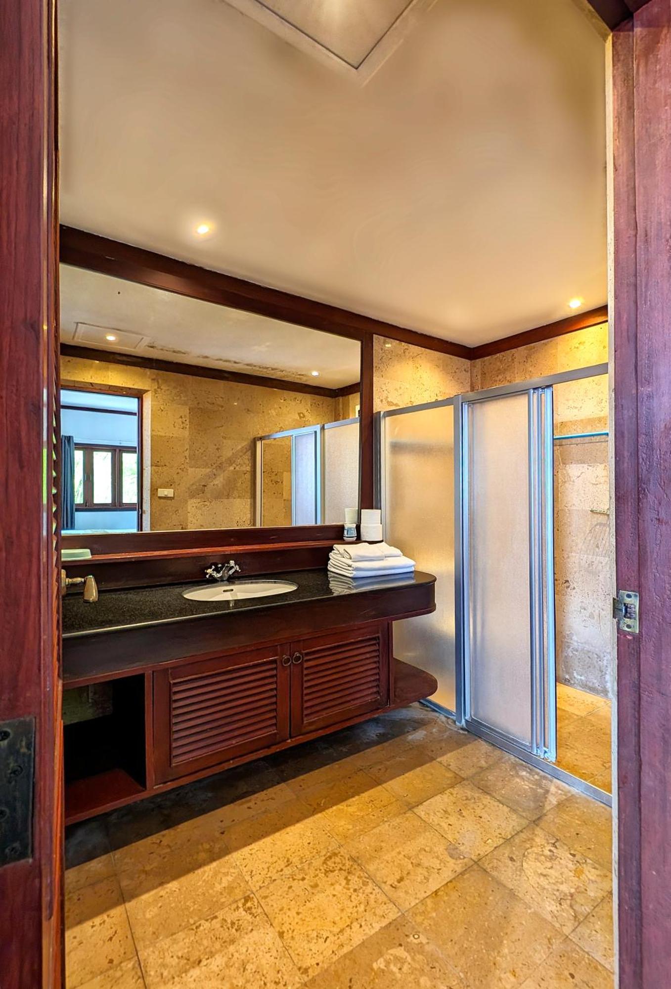 Nakawanna Villa Phuket ภายนอก รูปภาพ